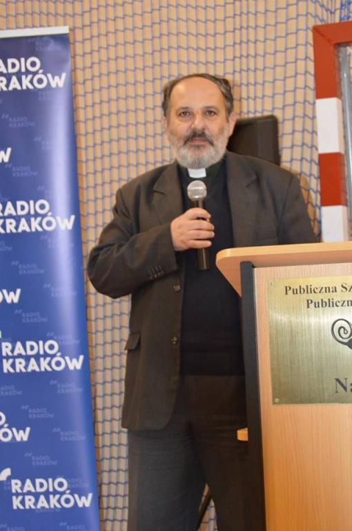 ks. Tadeusz Isakowicz-Zaleski przemawia