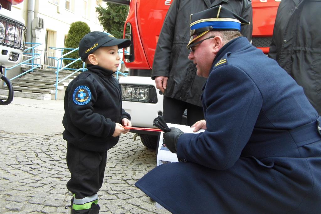 Młody strażak z Czernichowa